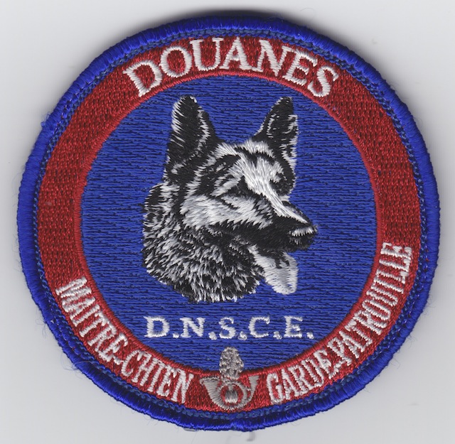 FR_065_Dog_Unit_Garde_Patrouille_Text_Douanes