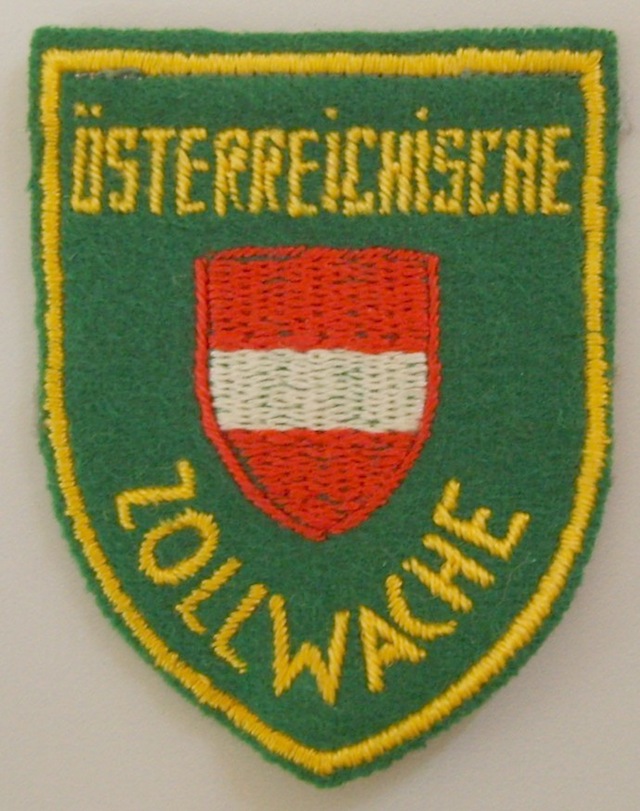 AT_005_Shoulder_Patch_worn_to_1996_small_Type